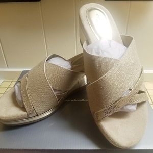 Avenue Wedge Gold Sandals